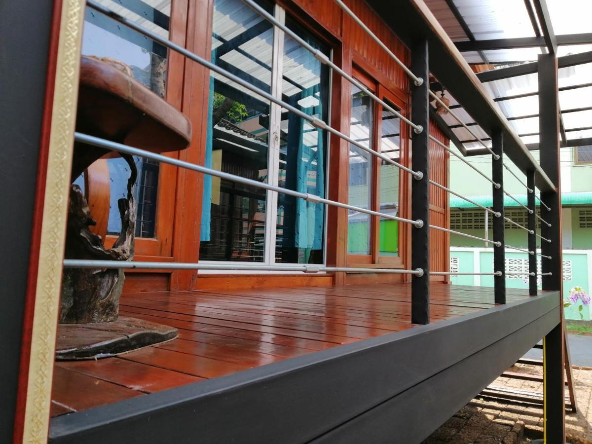 Hotel Wood House Pattaya Exterior foto