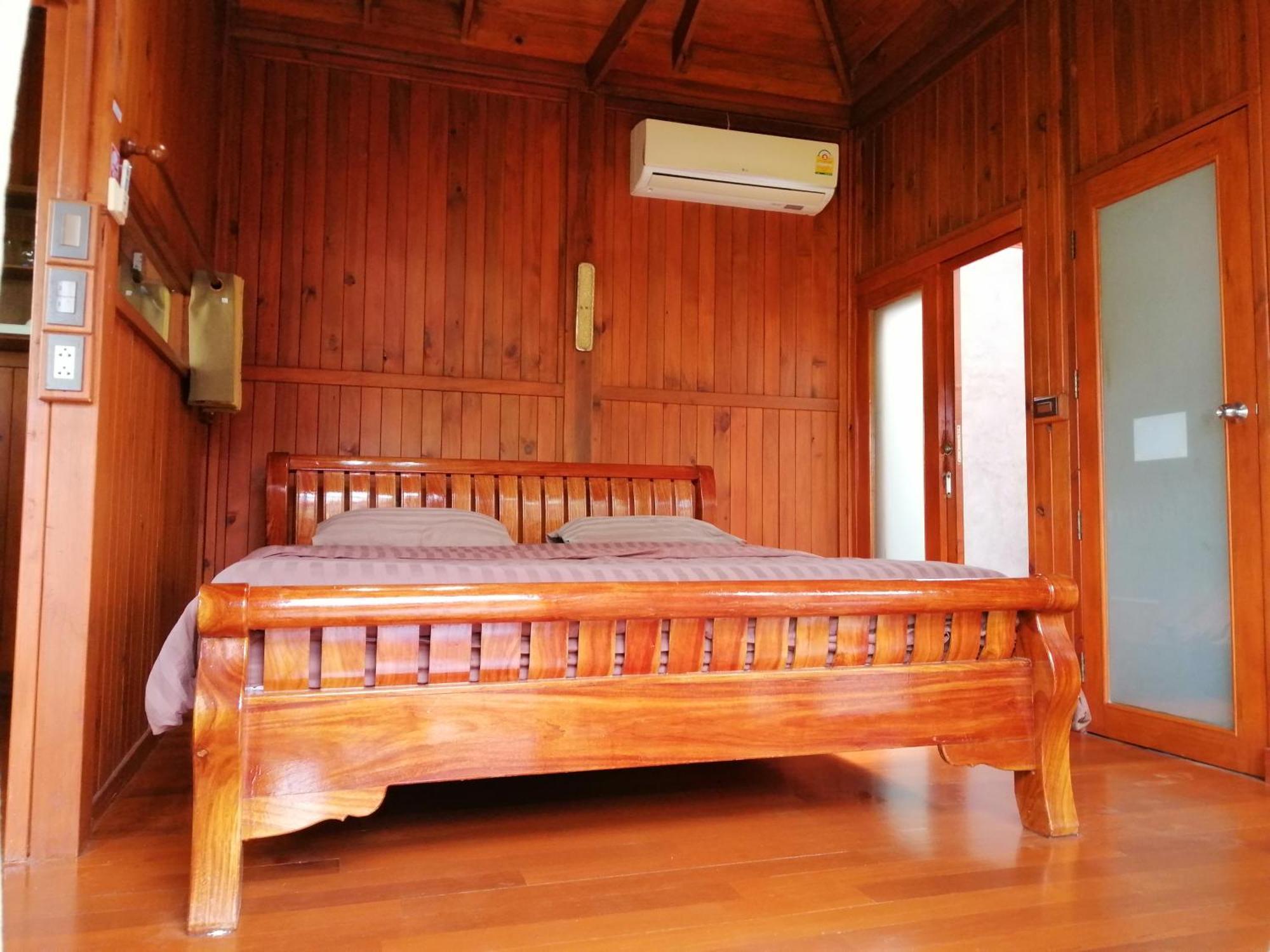 Hotel Wood House Pattaya Exterior foto